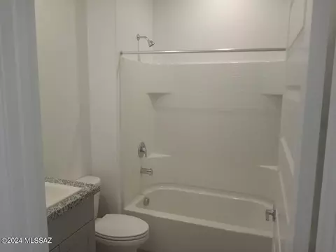 Bath - 12225 Ava Lynn Dr, Vail, AZ 85641 photo 1 of 1