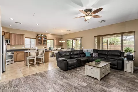 17570 S Garden Sage Loop, Vail, AZ 85641 photo 8