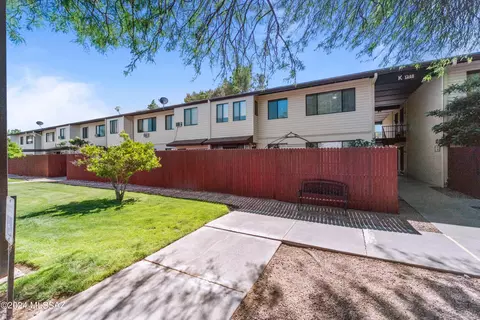 1348 S Avenida Polar K-202, Tucson, AZ 85710