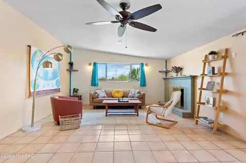 4252 E Holmes St, Tucson, AZ 85711 photo 2