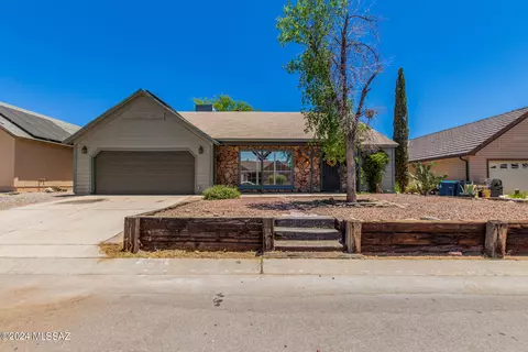 8660 N Newhill Ave, Tucson, AZ 85742