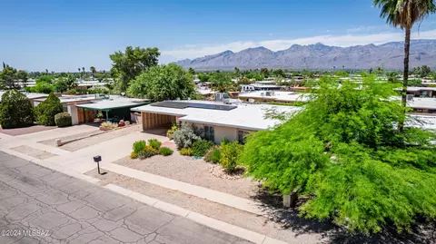 View/Area - 9161 E 8th St, Tucson, AZ 85710 photo 2 of 12