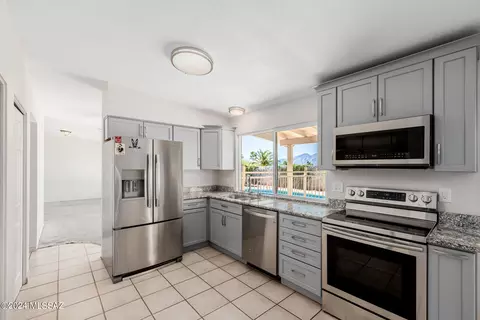 Kitchen - 9161 E 8th St, Tucson, AZ 85710 photo 4 of 4