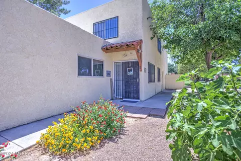 6572 Calle La Paz #C, Tucson, AZ 85715