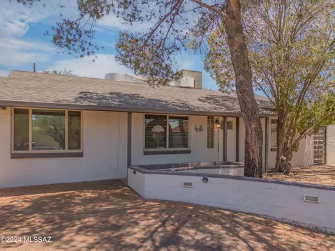 402 N Desert Stra, Tucson, AZ 85711
