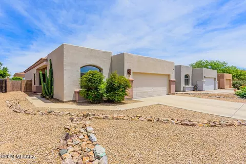 343 E Calle Nacrita, Green Valley, AZ 85614