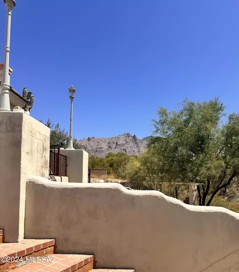 5942 N Vista Valverde, Tucson, AZ 85718