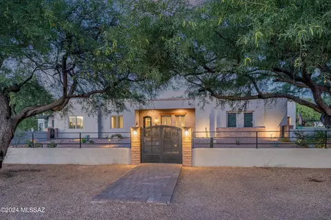 2294 N Soldier Trl, Tucson, AZ 85749