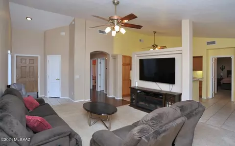 10132 E Lucille Dr, Tucson, AZ 85730
