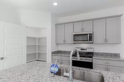 Kitchen - 12218 E Ava Lynn Dr, Vail, AZ 85641 photo 4 of 4