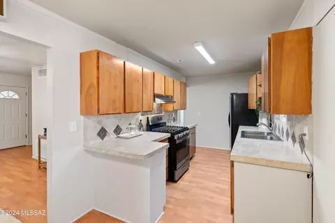 4082 E Sylvane Dr, Tucson, AZ 85711 photo 13