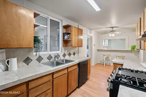 4082 E Sylvane Dr, Tucson, AZ 85711 photo 16