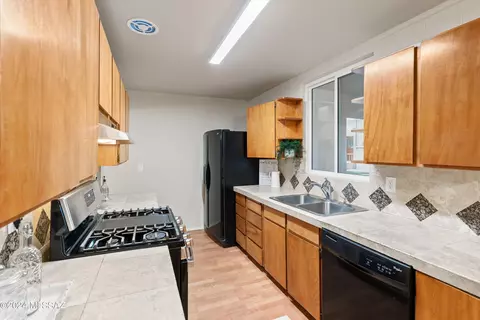 4082 E Sylvane Dr, Tucson, AZ 85711 photo 14