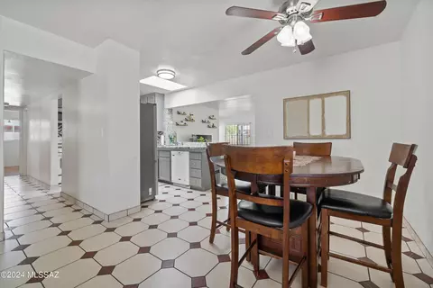 4725 E 18th St, Tucson, AZ 85711