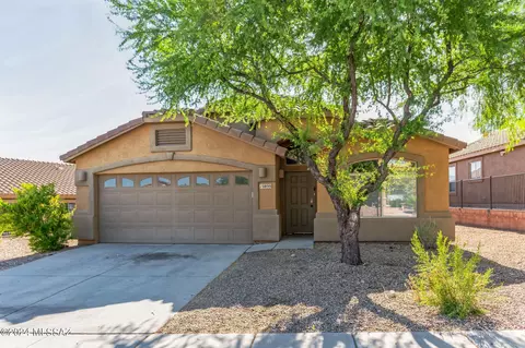 10899 S Lake Gambusi Dr, Vail, AZ 85641