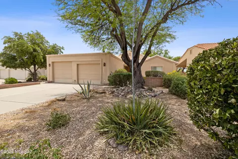1121 W Placita Alvina, Green Valley, AZ 85614
