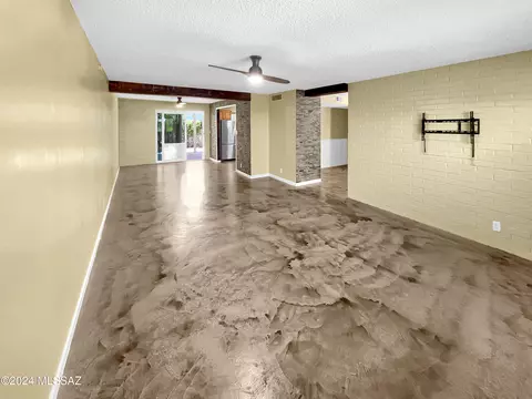 Living - 7645 E Golf Links Rd, Tucson, AZ 85730 photo 3 of 3