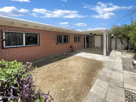 Exterior - 7645 E Golf Links Rd, Tucson, AZ 85730 photo 2 of 4