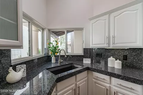 4079 E Quiet Moon Dr, Tucson, AZ 85718
