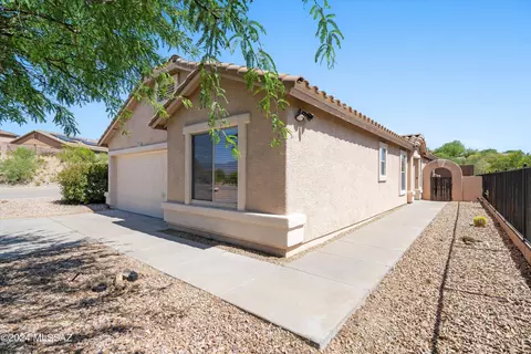 10790 S April Spring Pl, Vail, AZ 85641