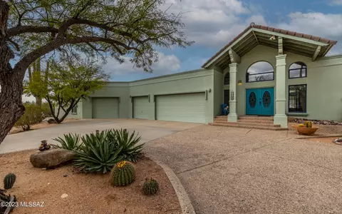 12151 E Snyder Rd, Tucson, AZ 85749