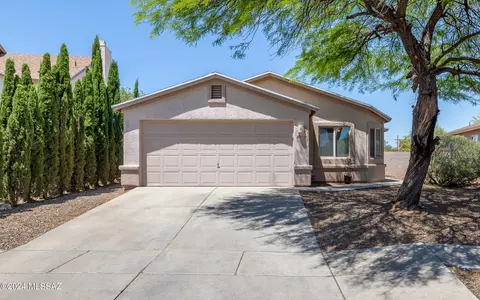 8758 S Desert Valley Way, Tucson, AZ 85747