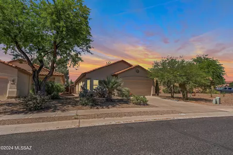 7474 W Mission Valley Dr, Tucson, AZ 85743