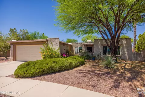 9617 E Vicks Pl, Tucson, AZ 85748