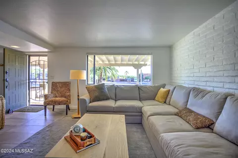 421 E Windy Peak Cir, Tucson, AZ 85704 photo 12