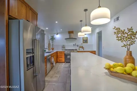 421 E Windy Peak Cir, Tucson, AZ 85704 photo 4