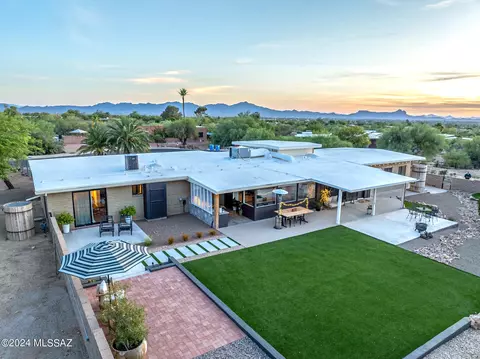 421 E Windy Peak Cir, Tucson, AZ 85704 photo 2