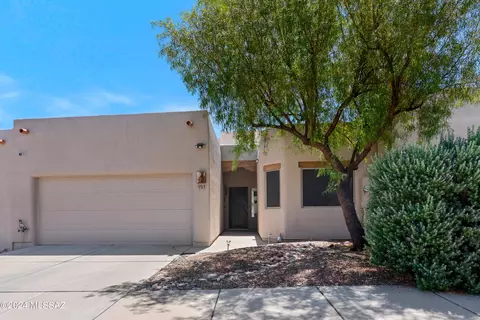 953 S Vuelta De Transicion, Green Valley, AZ 85614