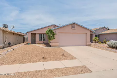 8943 E Citrus Tree Dr, Tucson, AZ 85730