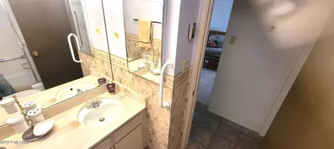 Bath - 231 N Tracy Rd, Pearce, AZ 85625 photo 2 of 2