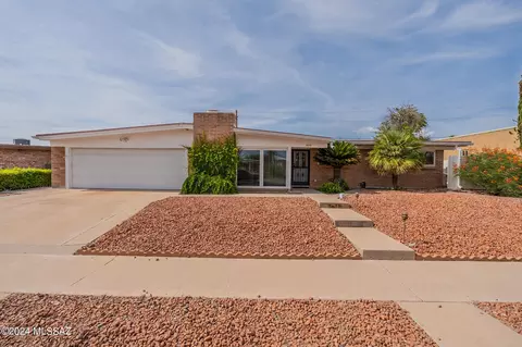8875 E Bluefield St, Tucson, AZ 85710