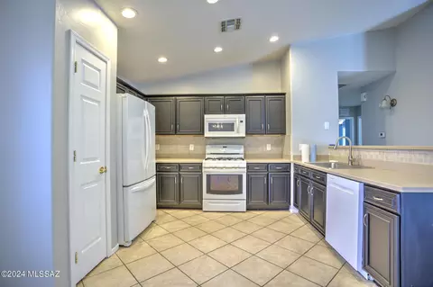 12686 E Red Iron Trl, Vail, AZ 85641 photo 7