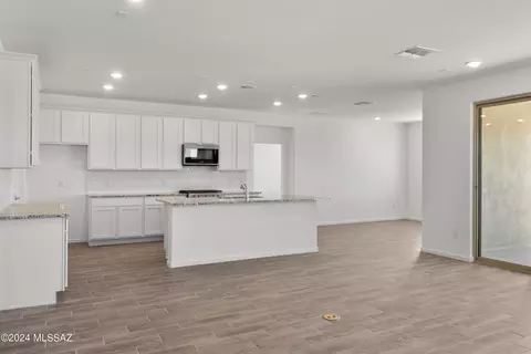 12797 E Lazy J Ranch Pl, Vail, AZ 85641 photo 2