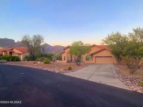 5260 N Sabino Dr, Tucson, AZ 85750