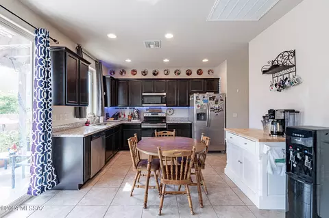 Kitchen - 232 E Scepter Ln, Vail, AZ 85641 photo 1 of 4