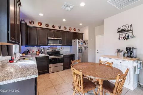 Kitchen - 232 E Scepter Ln, Vail, AZ 85641 photo 4 of 4