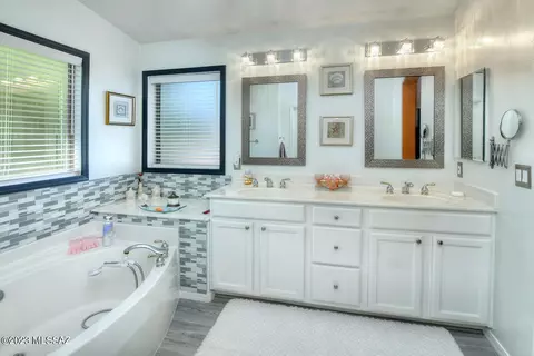 7859 E Whileaway Pl, Tucson, AZ 85750 photo 24