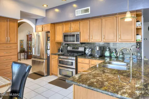 7859 E Whileaway Pl, Tucson, AZ 85750 photo 6