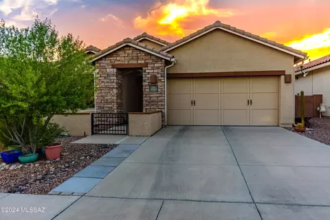 13511 N Garlenda Way, Oro Valley, AZ 85755