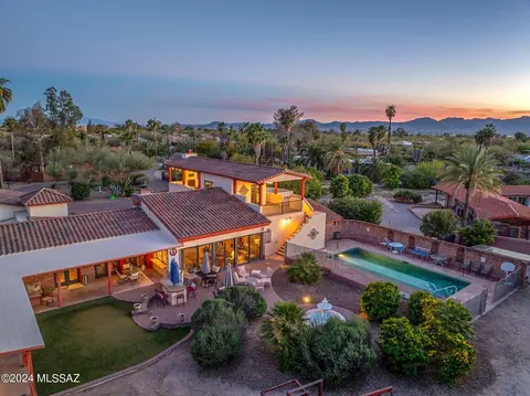 6950 N Orange Grove Cir, Tucson, AZ 85704