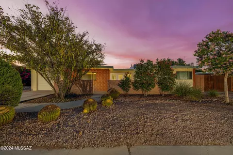 7411 E Calle Merida, Tucson, AZ 85710