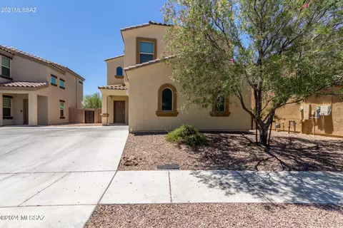 8904 E Abrams Loop, Tucson, AZ 85710