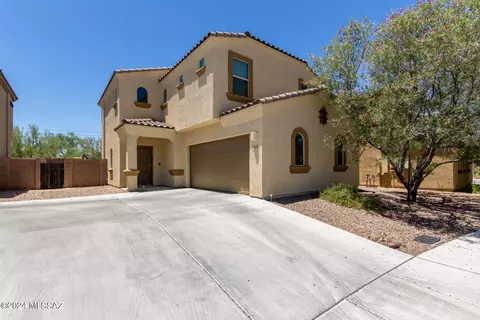 Exterior - 8904 E Abrams Loop, Tucson, AZ 85710 photo 2 of 5