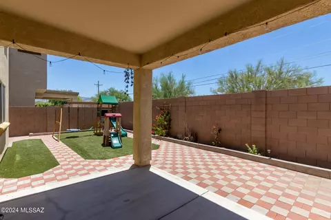 Exterior - 8904 E Abrams Loop, Tucson, AZ 85710 photo 4 of 5