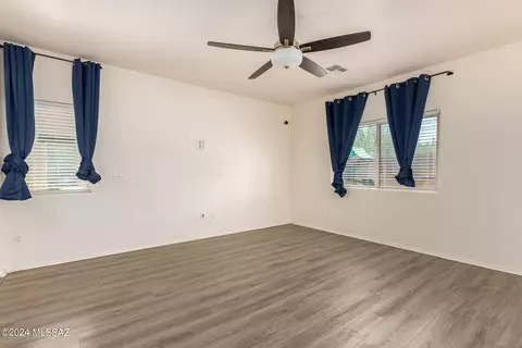 Living - 8904 E Abrams Loop, Tucson, AZ 85710 photo 2 of 2