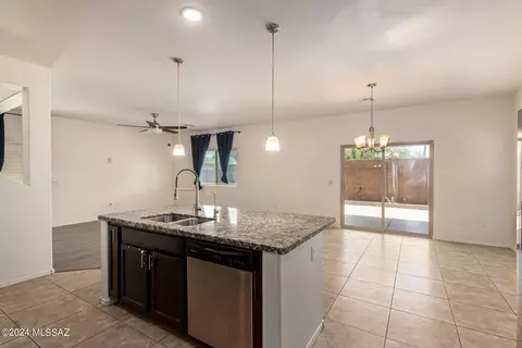 Kitchen - 8904 E Abrams Loop, Tucson, AZ 85710 photo 3 of 5